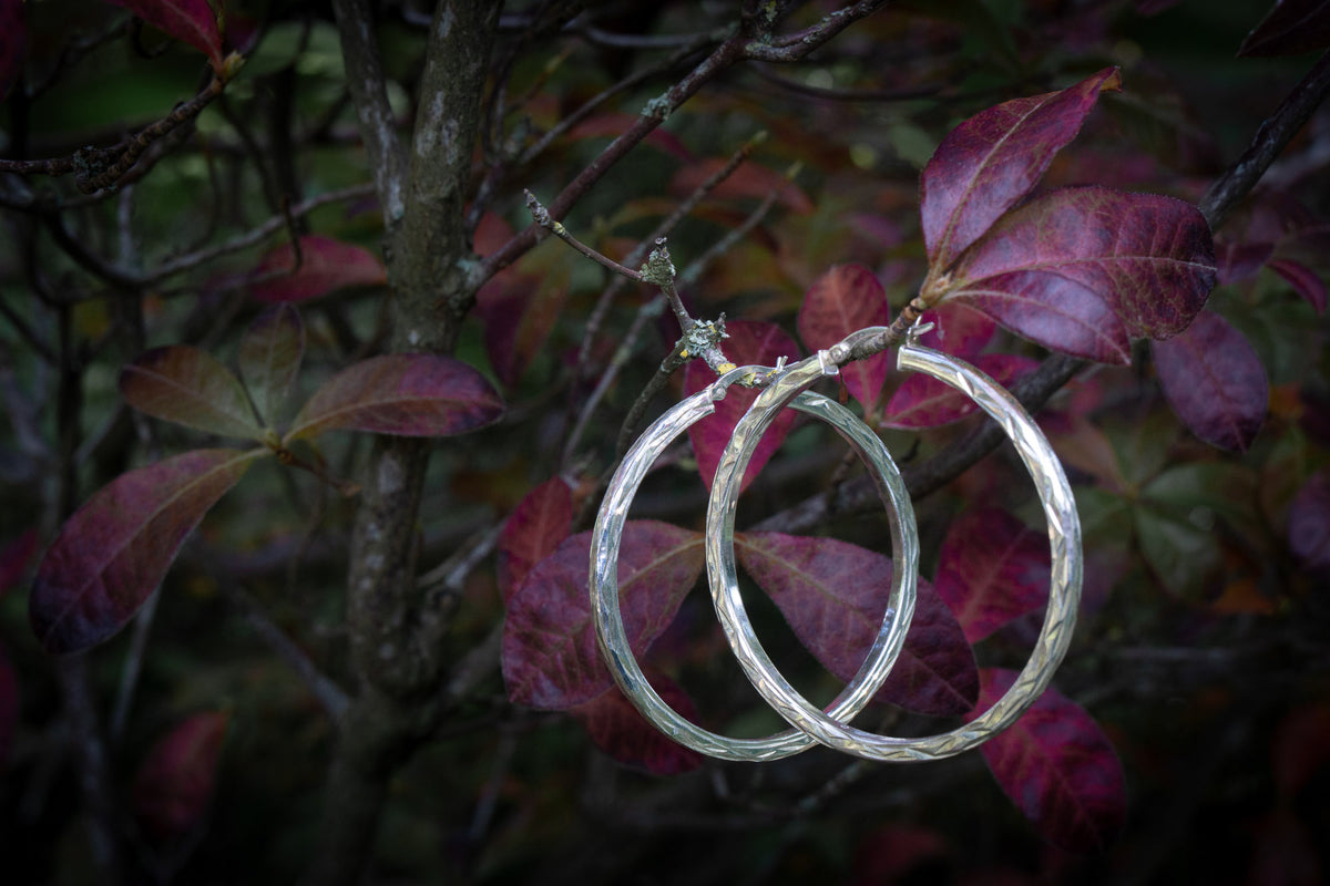 Large diamond-cut hoops