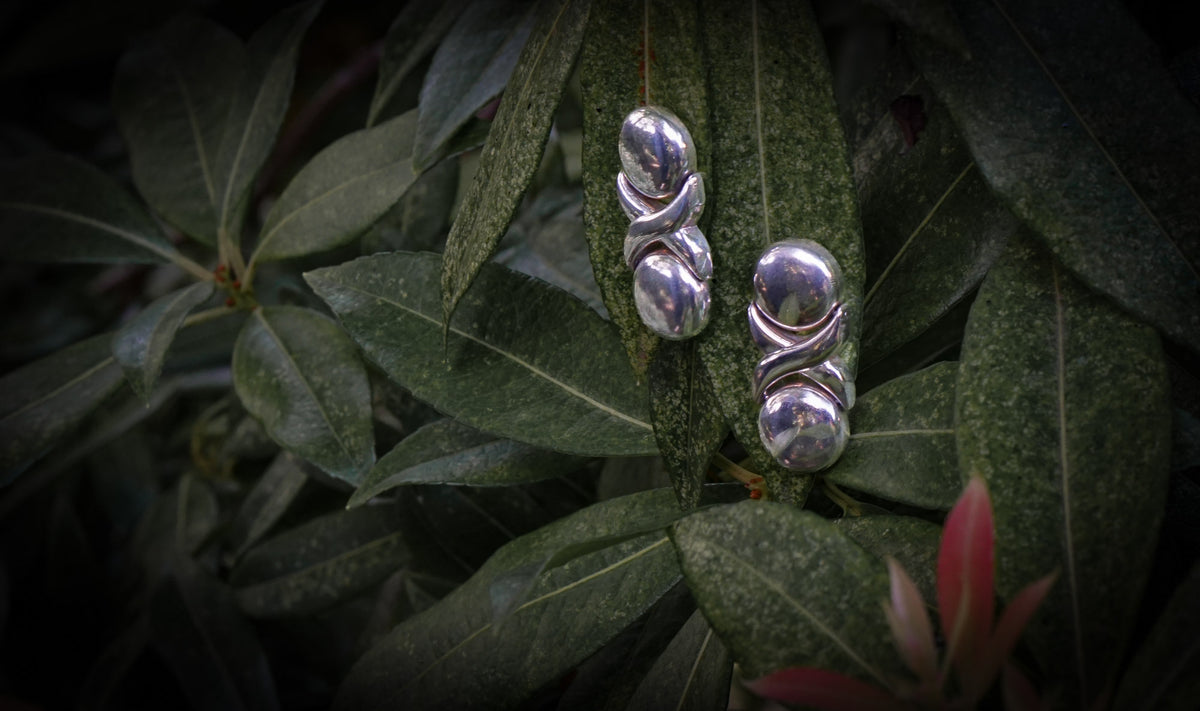 OXO dangle earrings