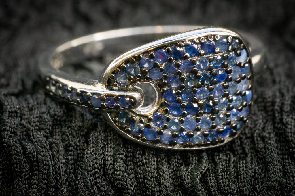 Sapphire 925 set detail photograph
