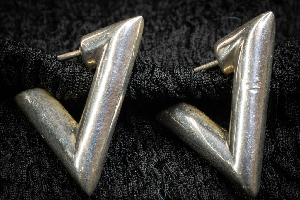 Triangle studs detail photograph