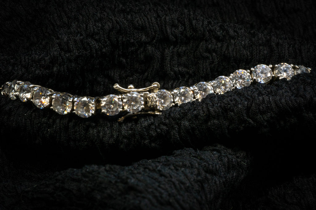 925 CZ tennis bracelet detail photograph