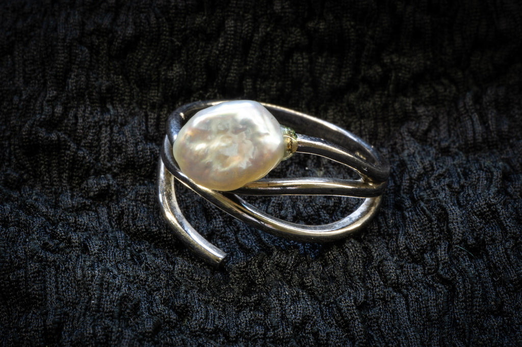 Pearl wave ring detail photograph